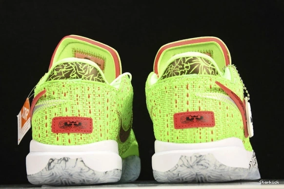 Stocking Stuffer  LeBron 20  FJ4955-300 Nike 0318